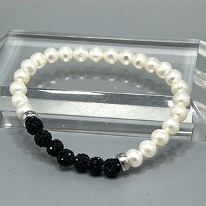 Womens Elasticated 6mm Pearl & Black Crystal Bead Bracelet